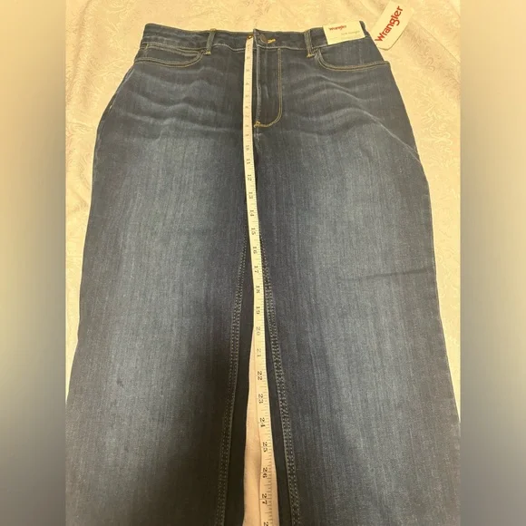 Wrangler NWT Dark Wash Blue Jeans Women’s Western High Rise True Straight 12 32 - Picture 8 of 10